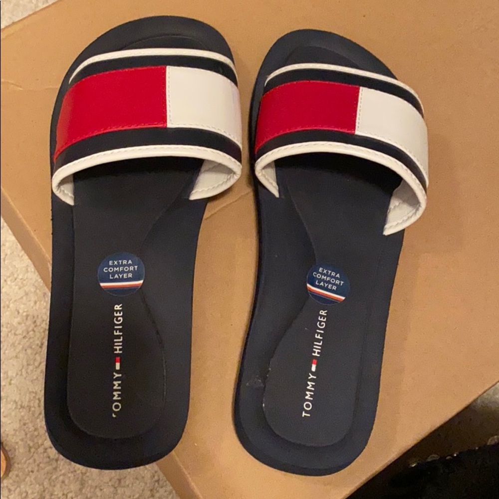 Tommy Slides